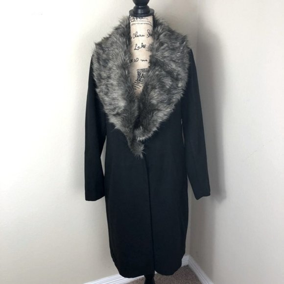 JustFab Jackets & Blazers - Just Fab Black Faux Fur Collar Long Coat XXL